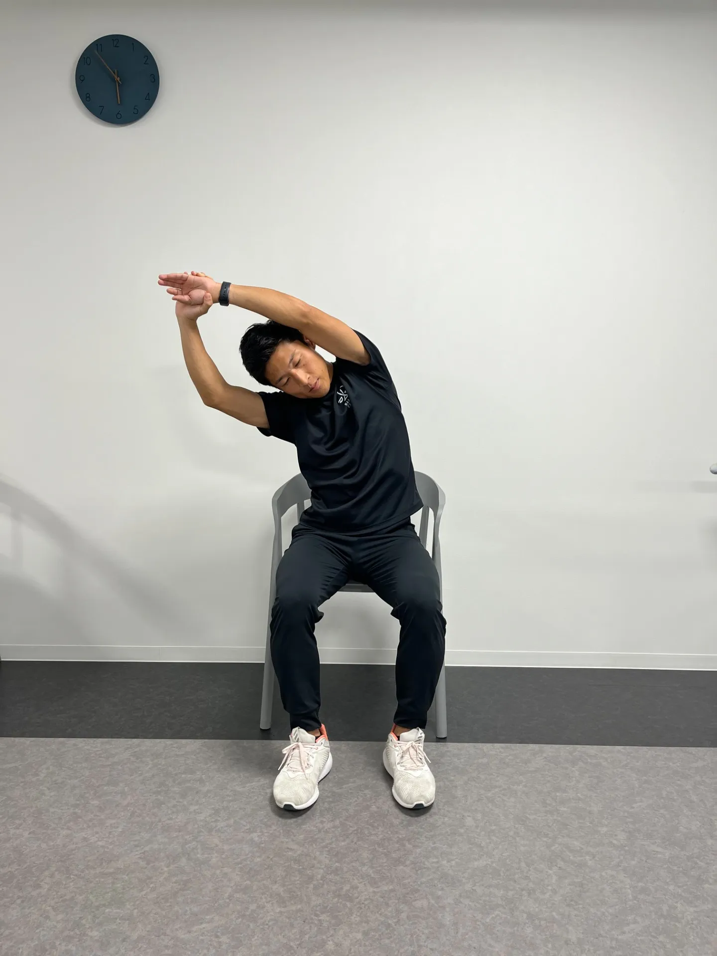 朝のストレッチで肩こり解消!